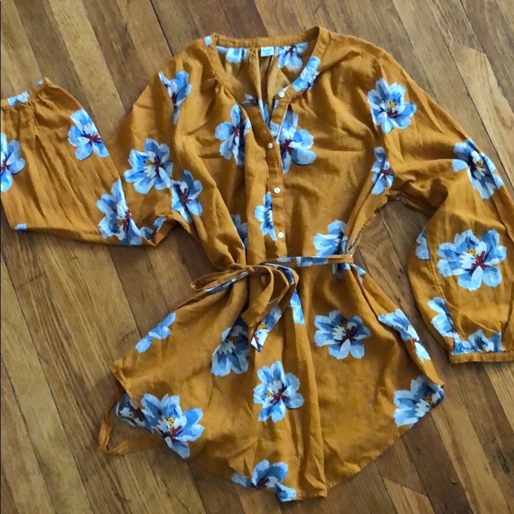 Floral belted blouse